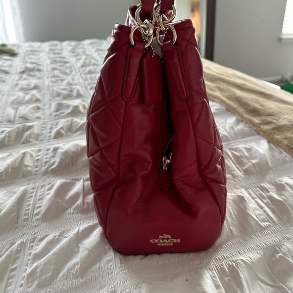 Red padded purse - Picture 2 of 6